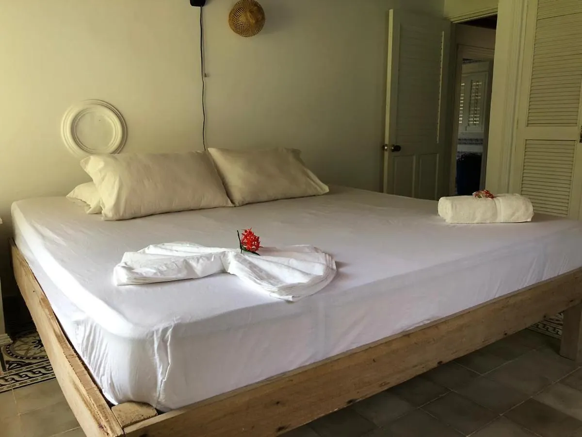 Hostal Secreto Isla Grande  Auberge de jeunesse